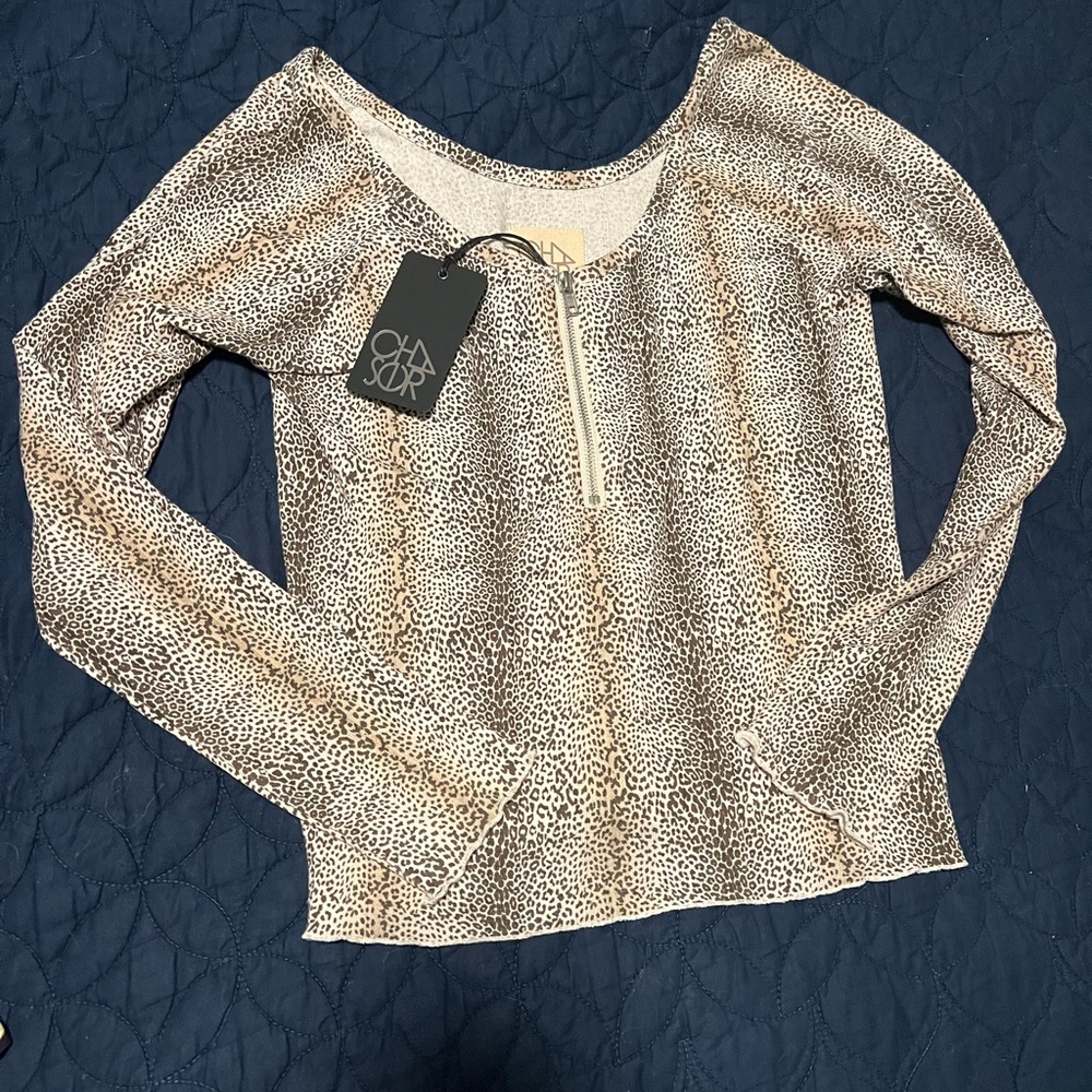 Chaser NWT Women's Leopard Print Long Sleeve Top